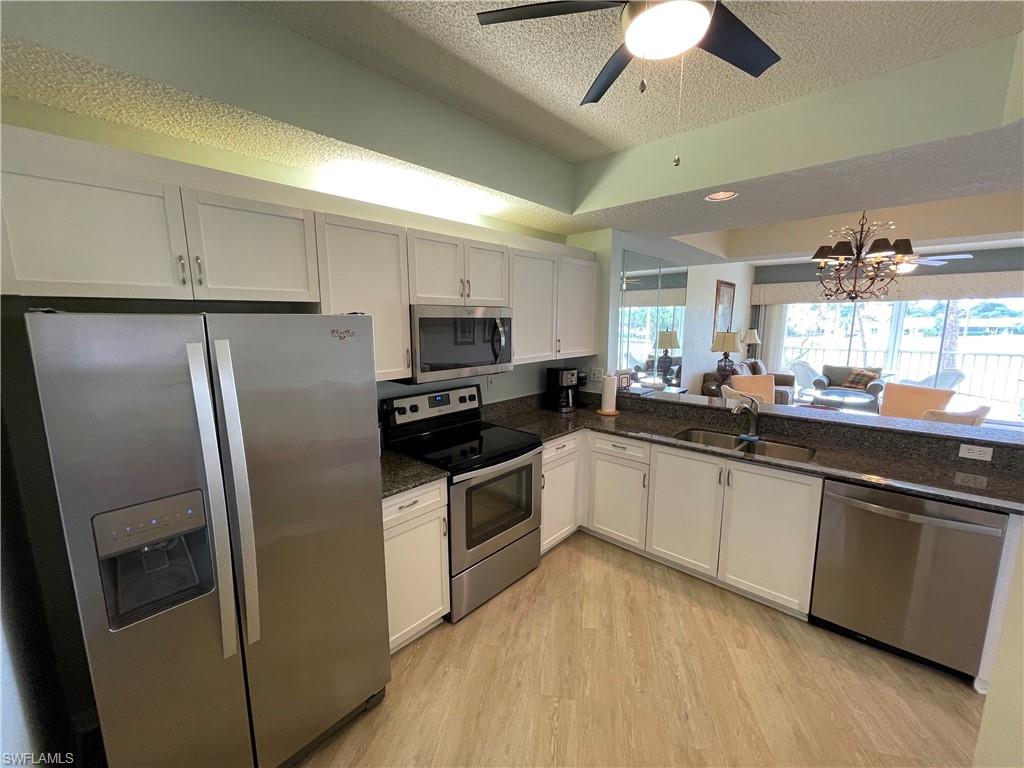 1070 Woodshire LN E204 photo 6
