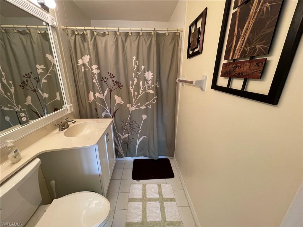 1070 Woodshire LN E204 photo 17