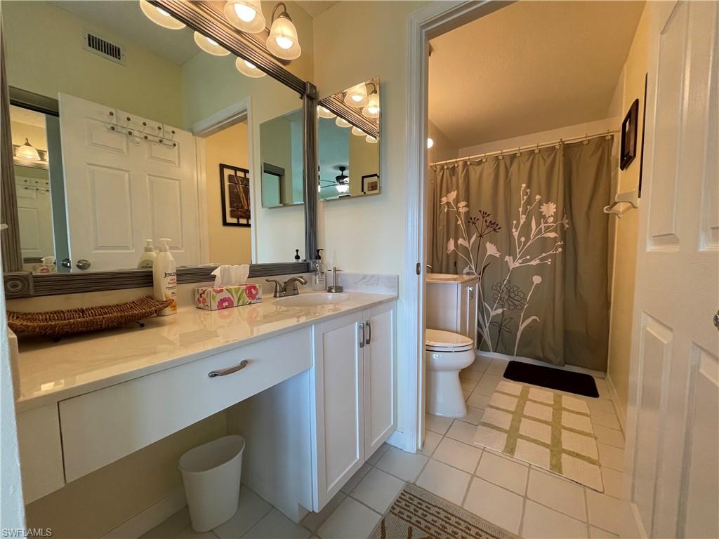1070 Woodshire LN E204 photo 16