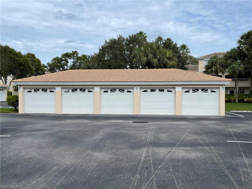 1070 Woodshire LN E204 photo 24