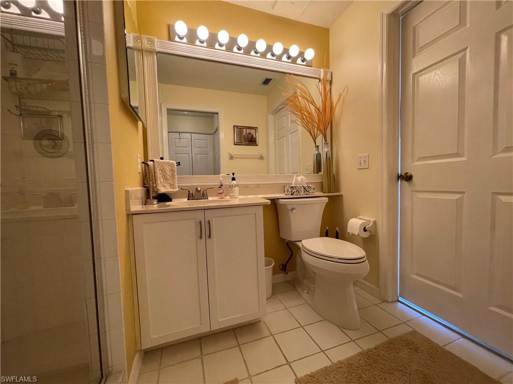 1070 Woodshire LN E204 photo 18
