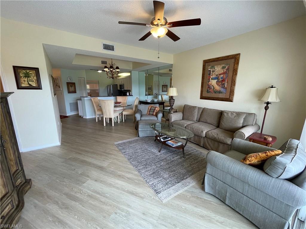 1070 Woodshire LN E204 photo 11