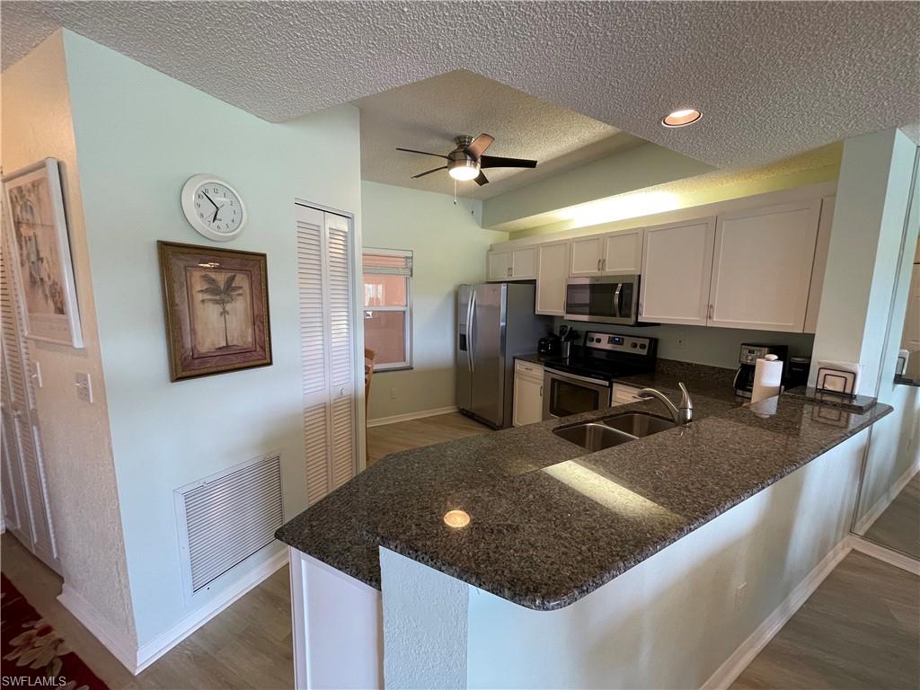1070 Woodshire LN E204