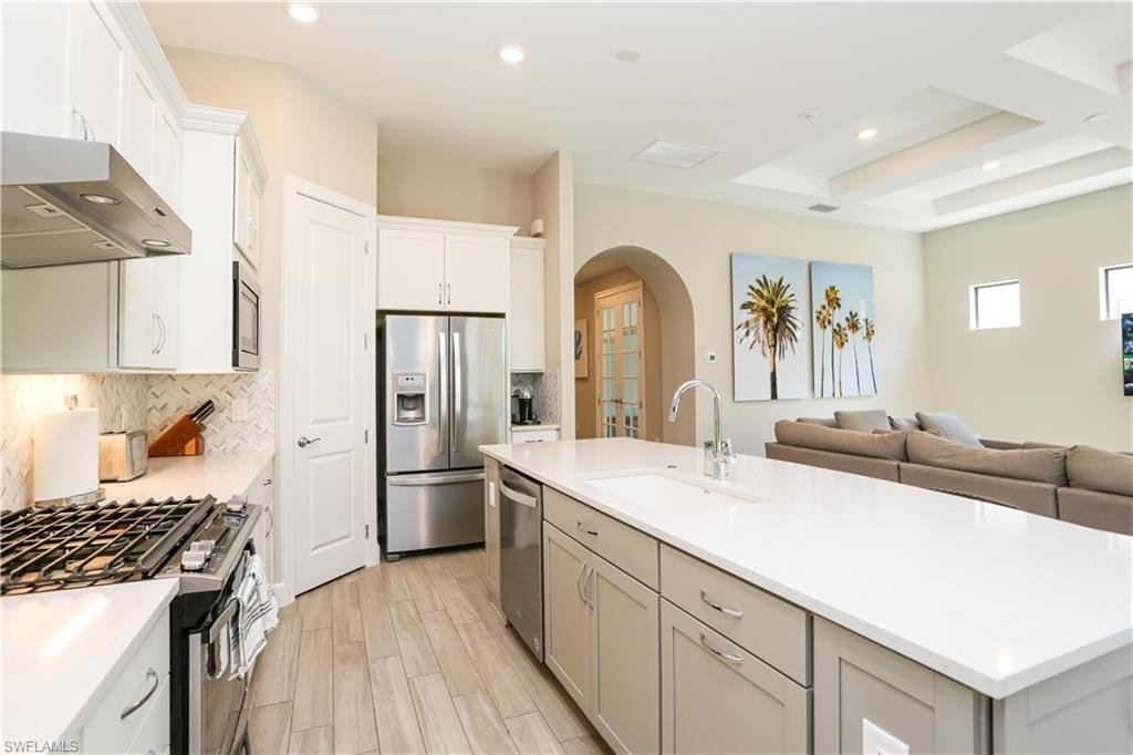 9716 Everglades DR photo 31