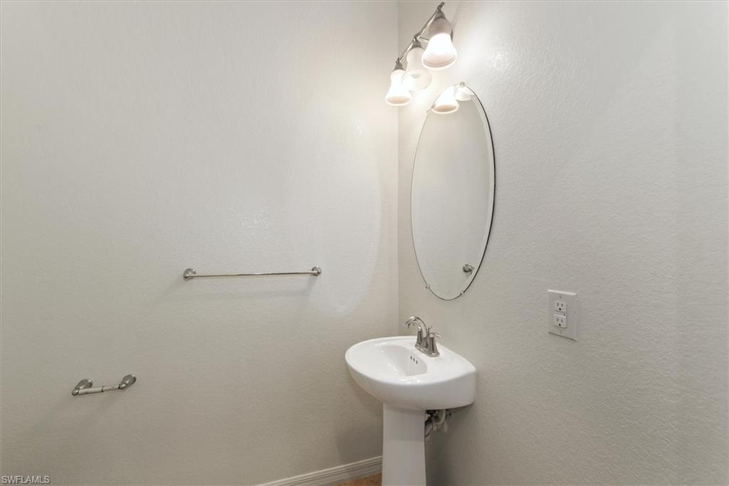 8892 Via Isola CT photo 11