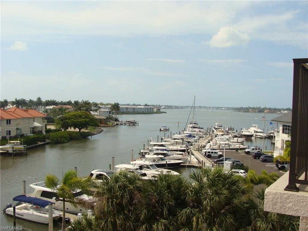 807 River Point DR 201D photo 30