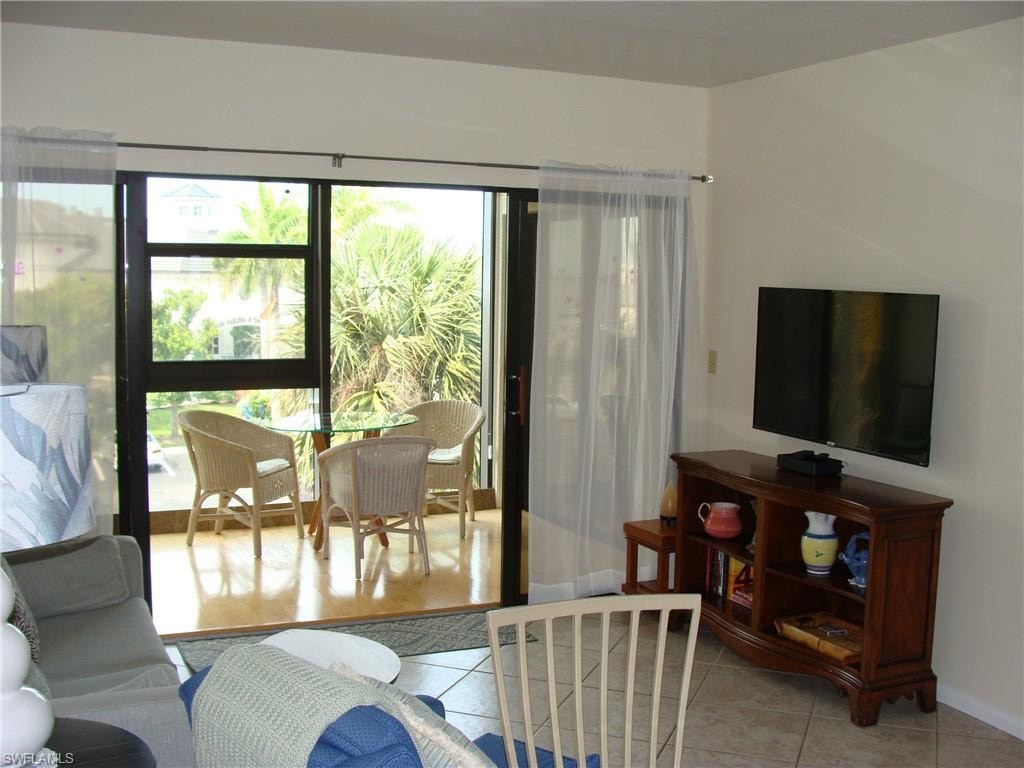 807 River Point DR 201D photo 11