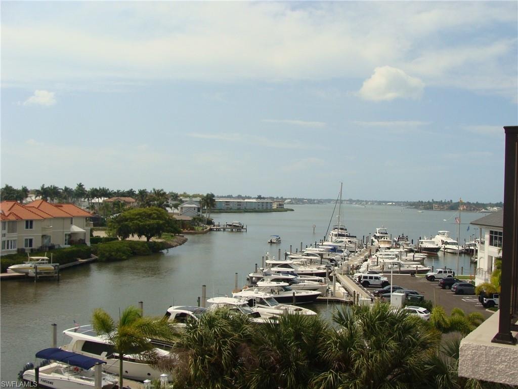 807 River Point DR 201D photo 29