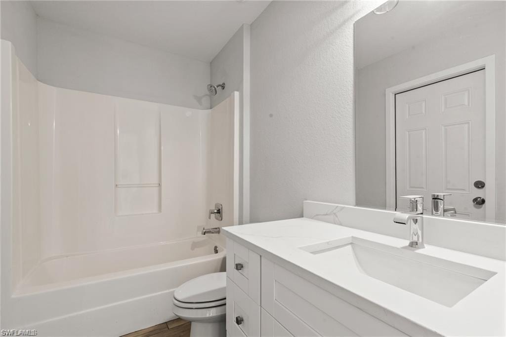 221 29th PL photo 28