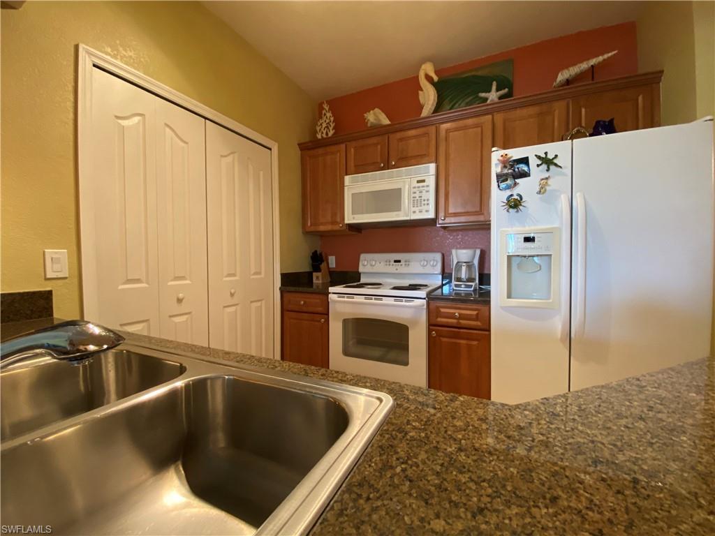 12940 Positano CIR 204