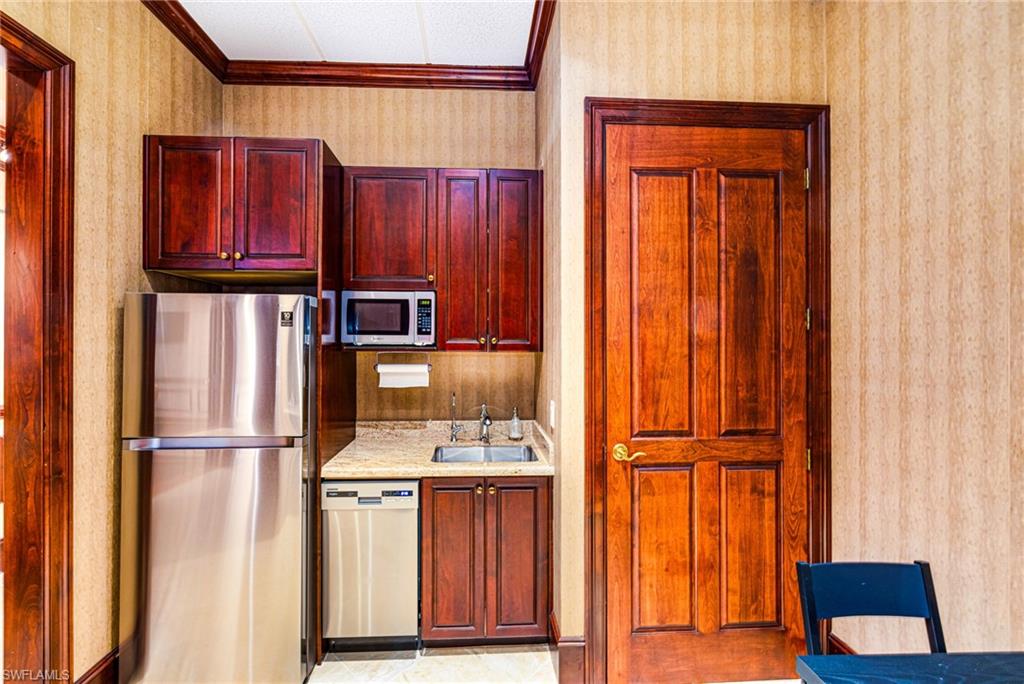 25110 Bernwood DR 101 photo 23