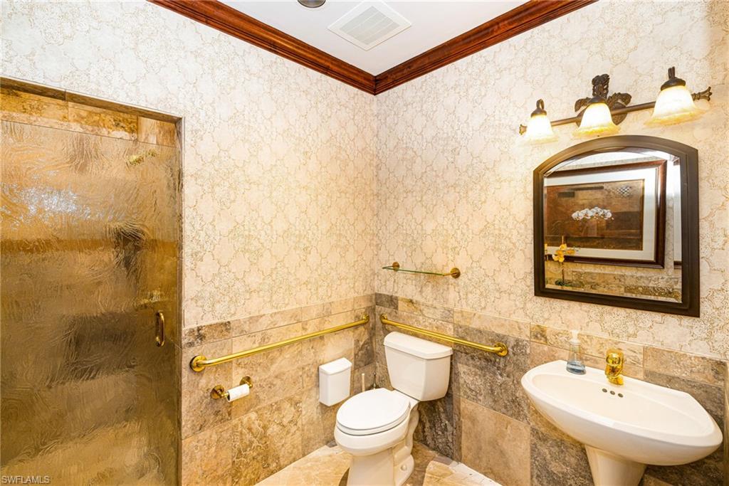25110 Bernwood DR 101 photo 32