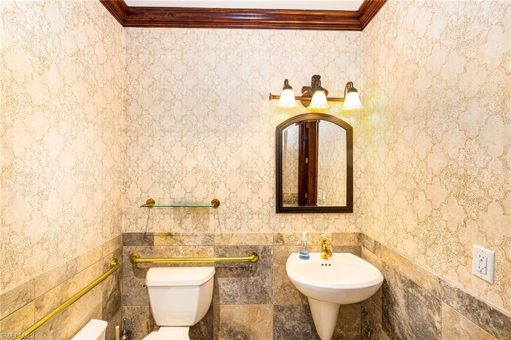 25110 Bernwood DR 101 photo 33