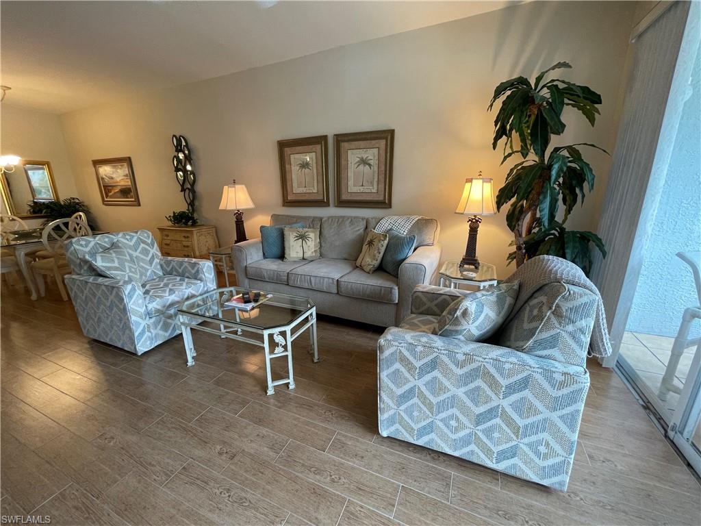 519 Roma CT 2103