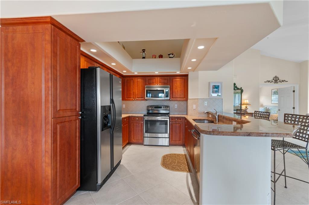 13916 Southampton DR 3403 photo 7