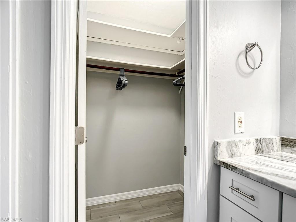 4928/5000 SW 16th PL photo 32