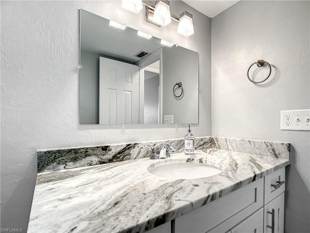 4928/5000 SW 16th PL photo 21