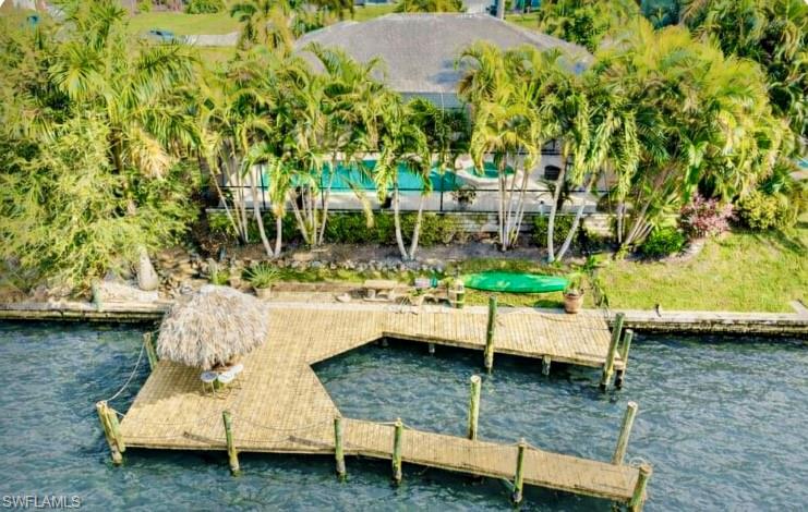 Large Dock with Captains walk