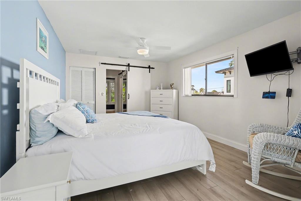 Cozy & Comfortable King Bed!