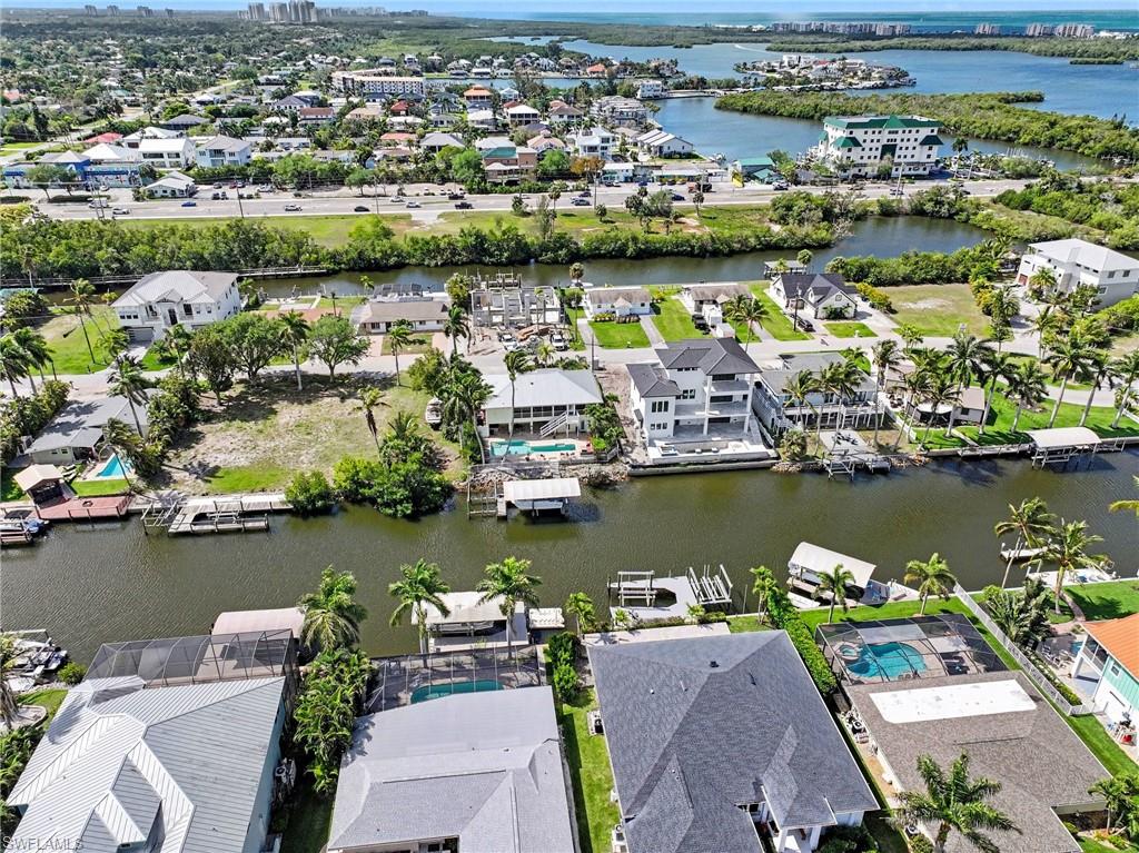 100' Wide Water Canal & Direct Gulf Access!