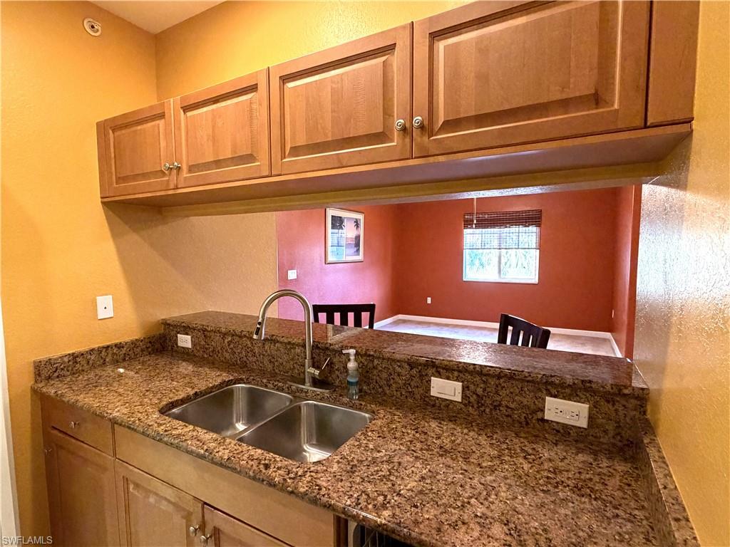 Granite counters and breakfast bar