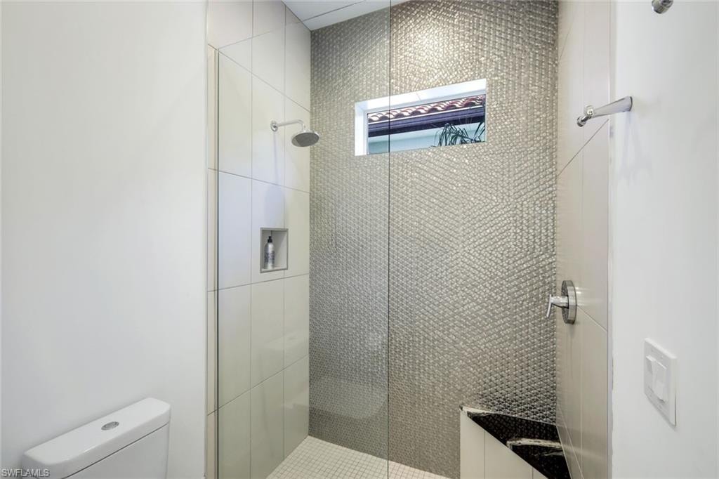 16438 Seneca WAY photo 22