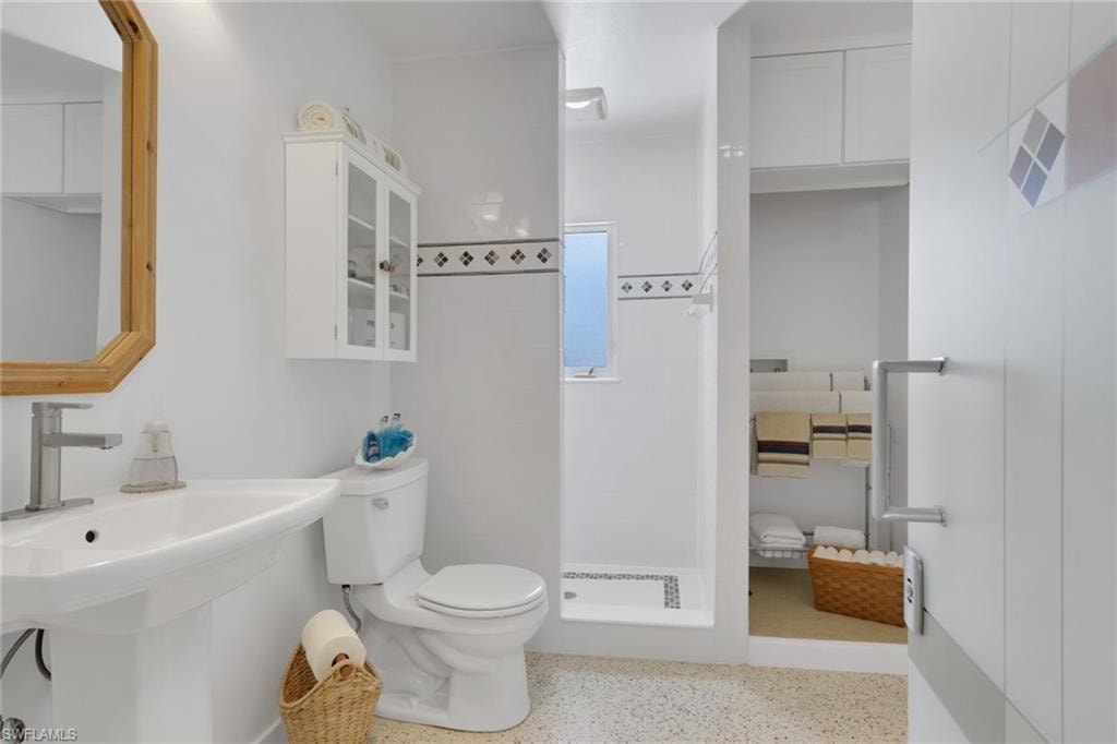 1290 Venetian WAY photo 27