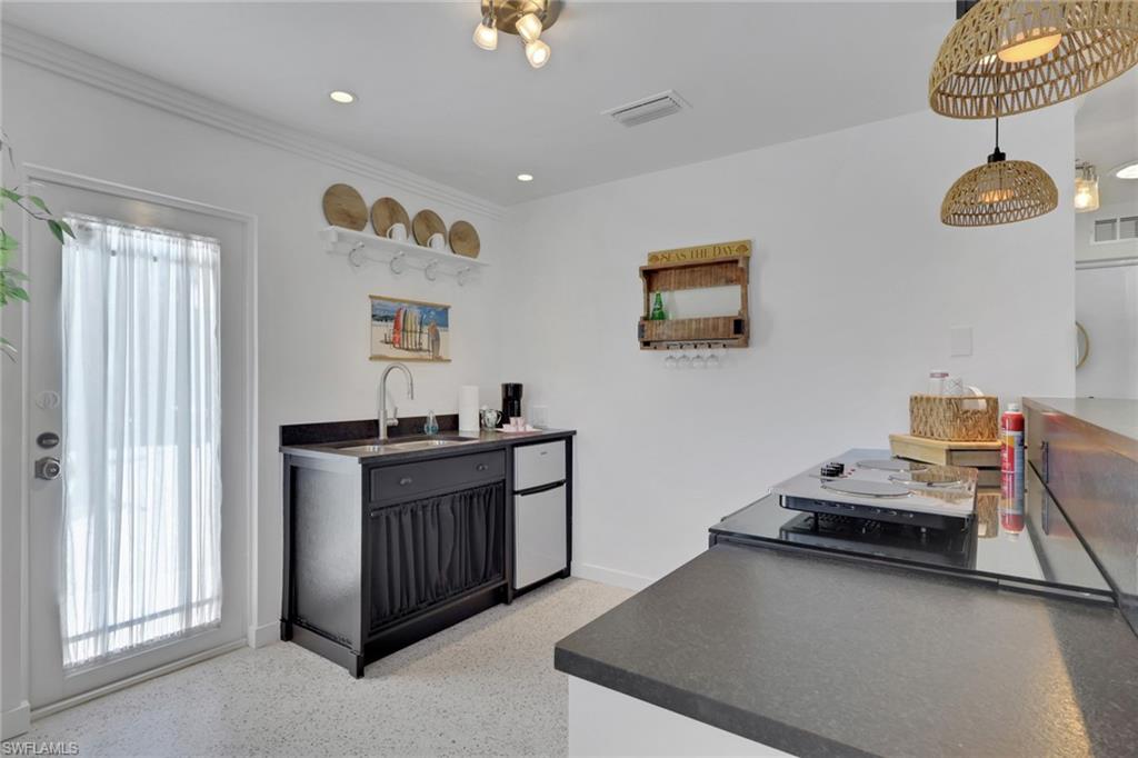 1290 Venetian WAY photo 14