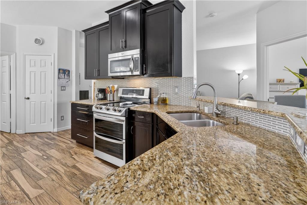 9689 Pineapple Preserve CT