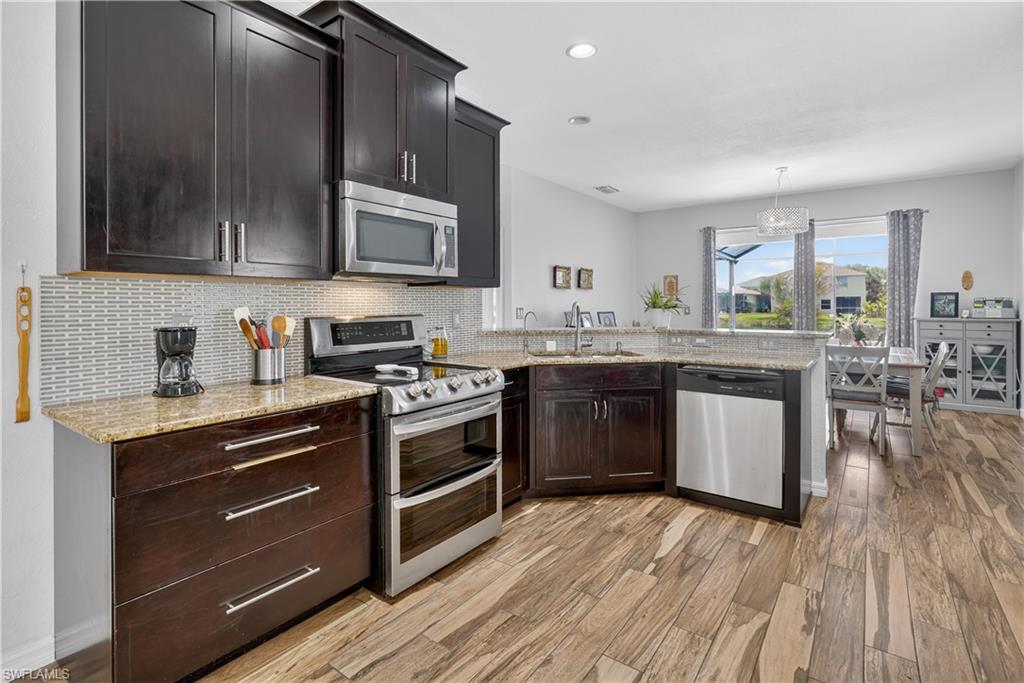 9689 Pineapple Preserve CT photo 15