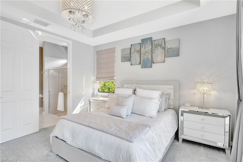 Primary bedroom with queen sized bed