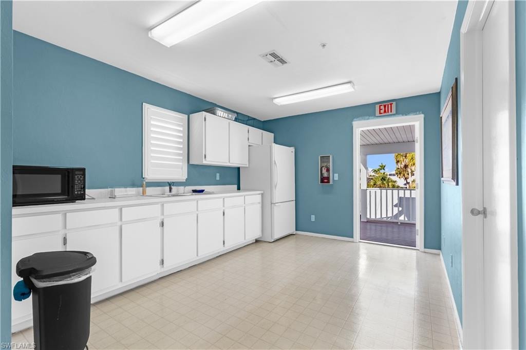345 Mango ST 406 photo 44