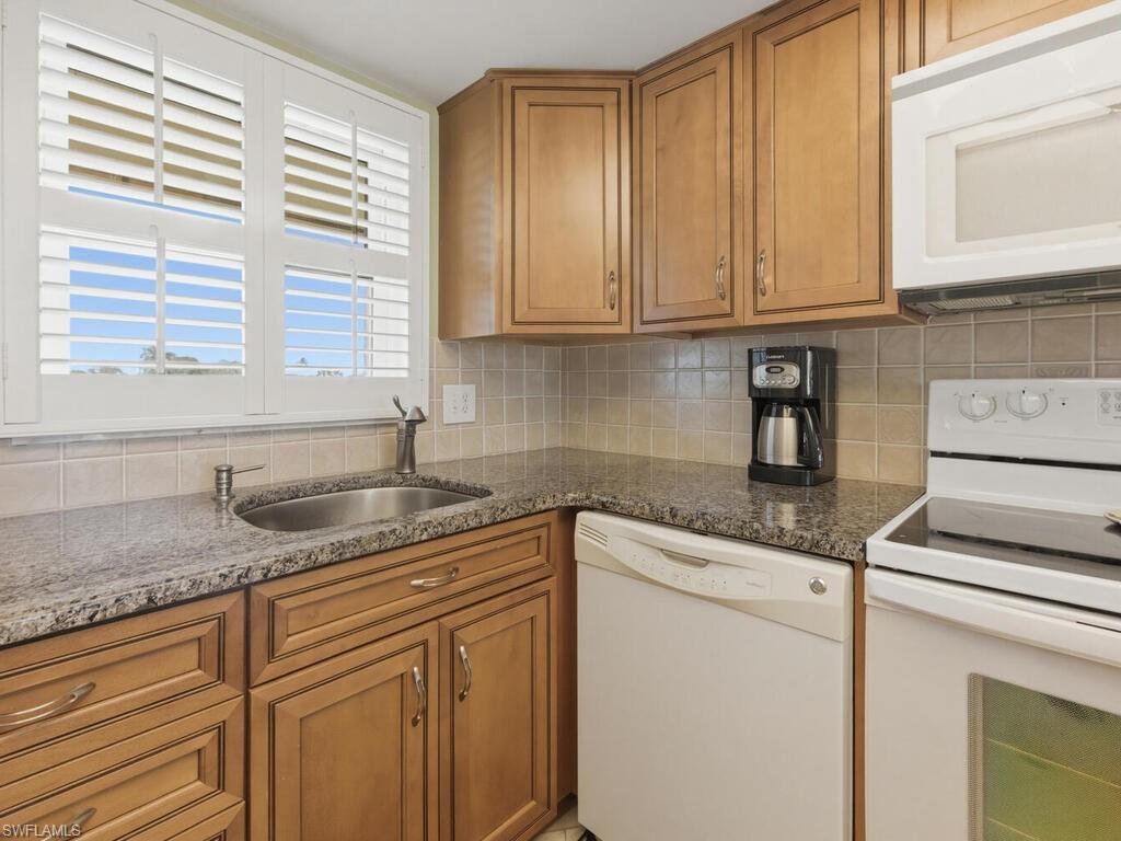 351 Charlemagne BLVD B208 photo 12