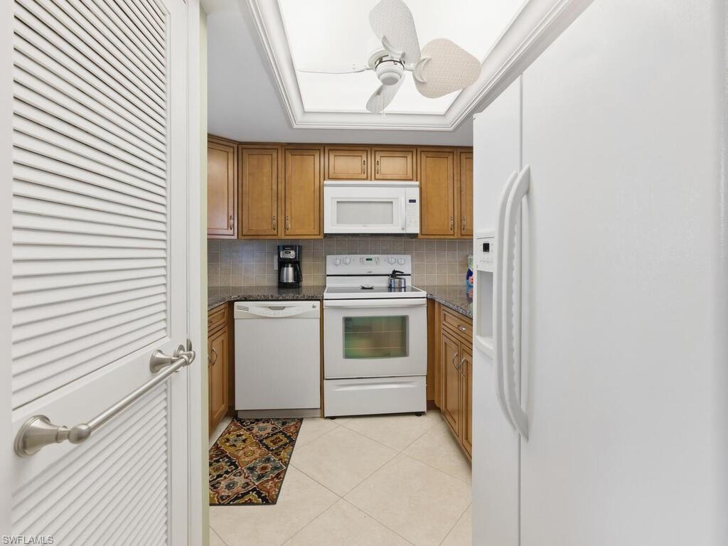 351 Charlemagne BLVD B208 photo 11