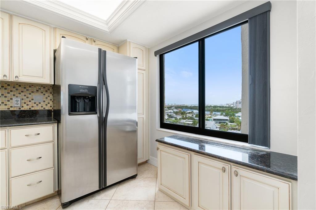 8400 Estero BLVD 805 photo 17