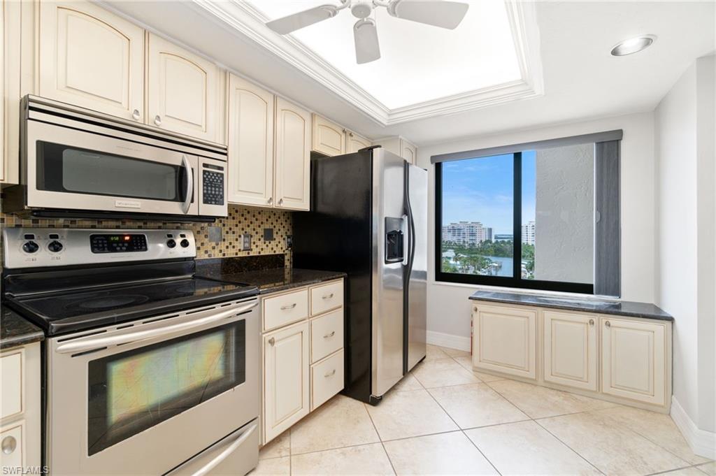 8400 Estero BLVD 805 photo 16