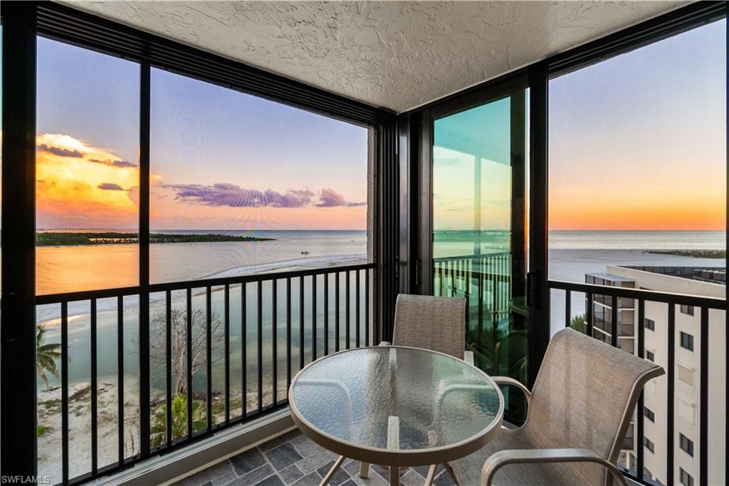 8400 Estero BLVD 805 photo 22