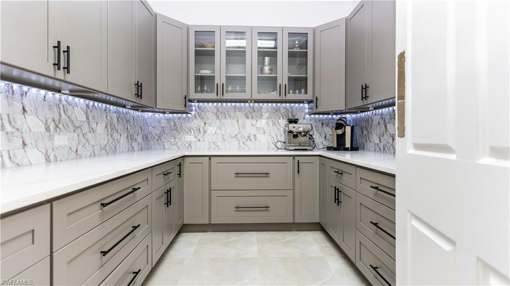 walk in pantry