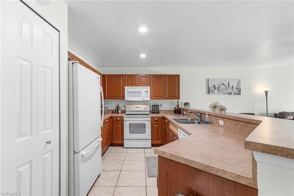 1333 SE 8th AVE 1401 photo 7