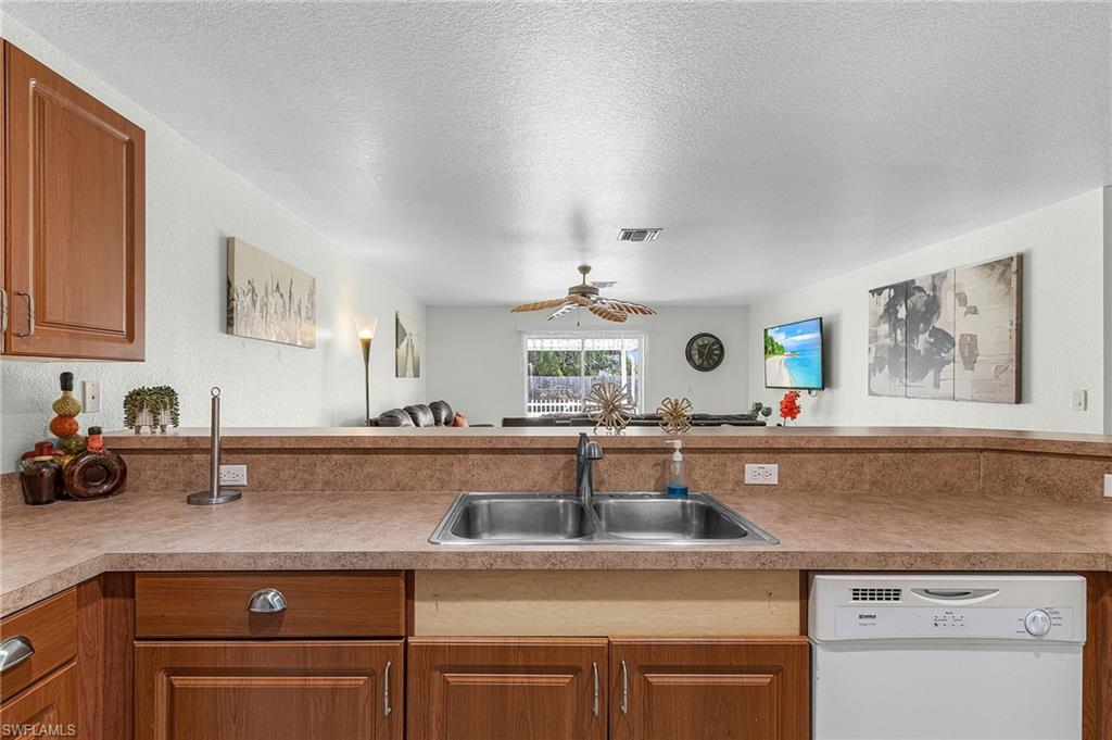 1333 SE 8th AVE 1401 photo 9