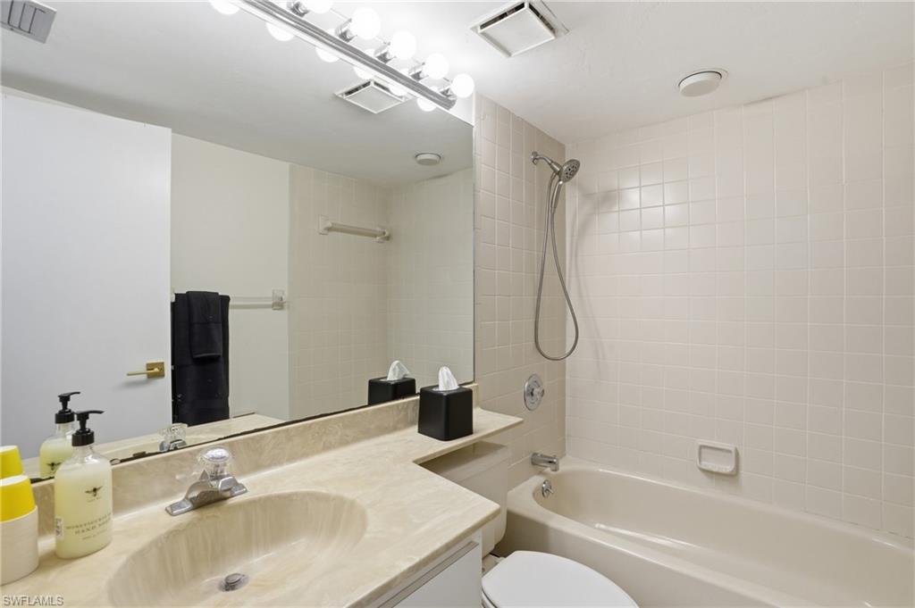 5585 Trailwinds DR 314 photo 27