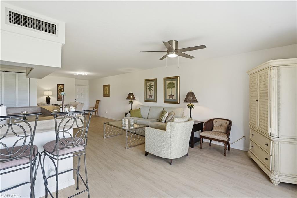 5585 Trailwinds DR 314 photo 12