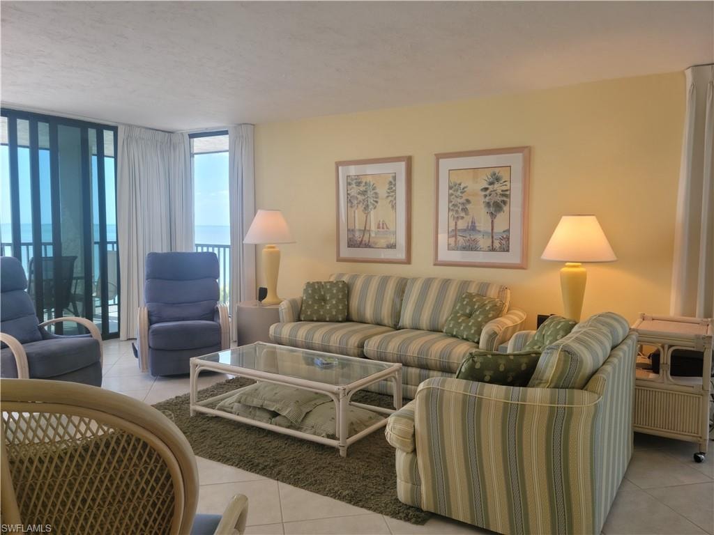 Living room looking toward the gulf