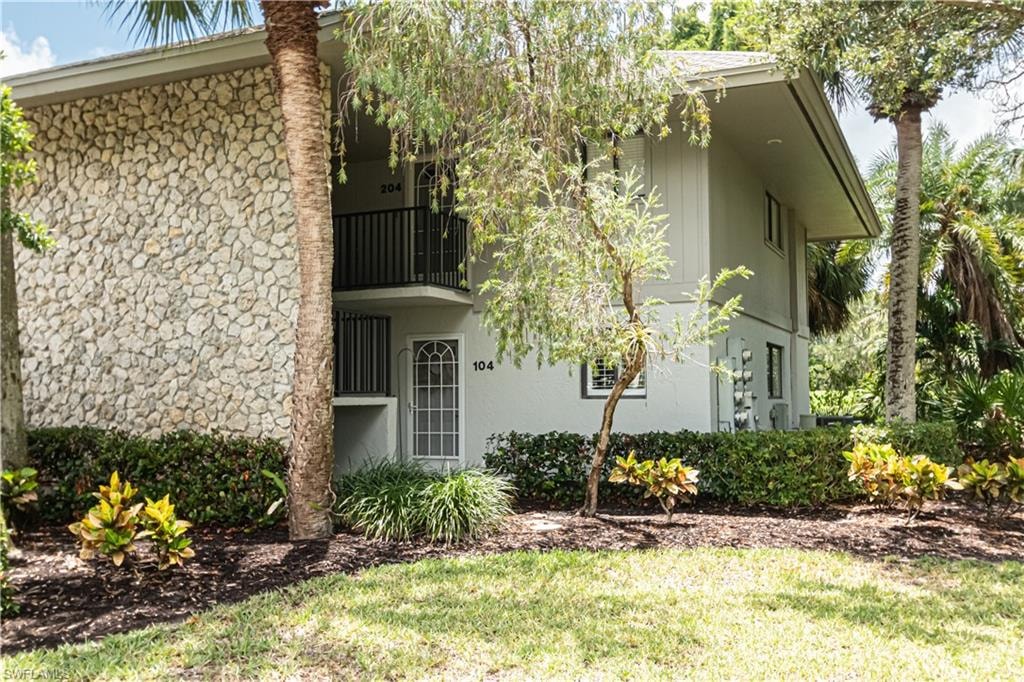746 Eagle Creek DR W 104