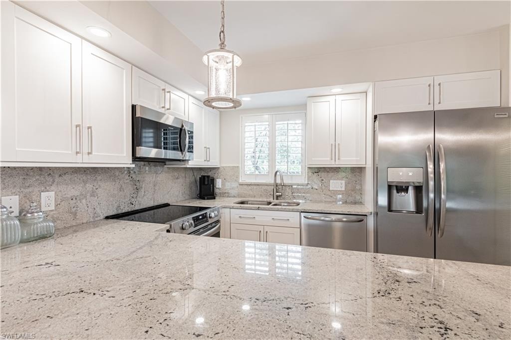 746 Eagle Creek DR W 104