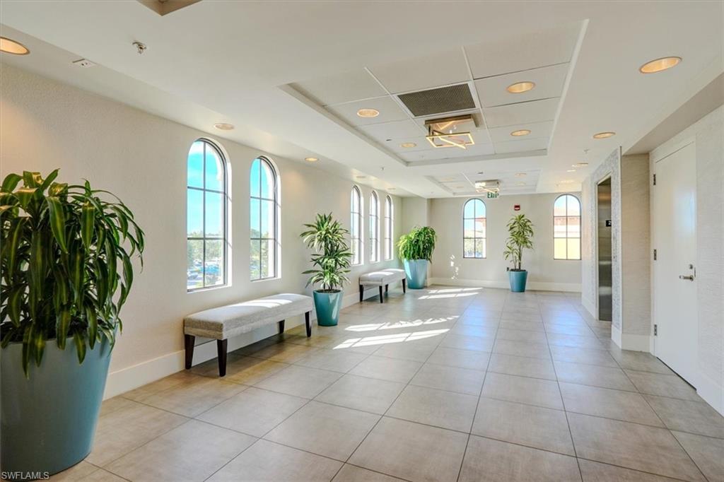 Large 2nd floor Lobby featuring recessed lighting