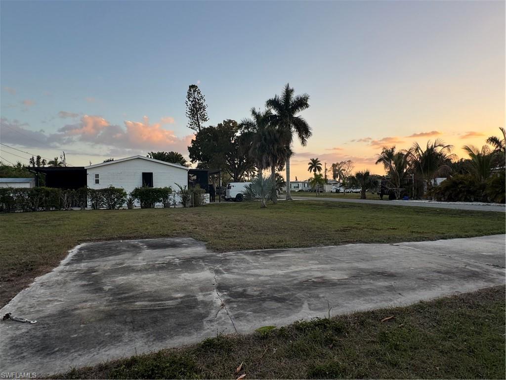 View of grassy yard