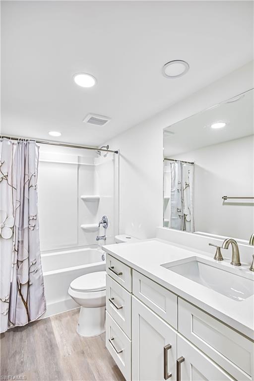 1740 Pine Valley DR 213 photo 14