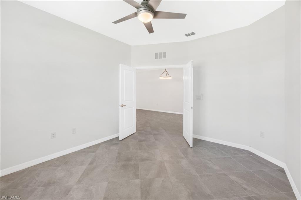 2672 Vine AVE photo 17