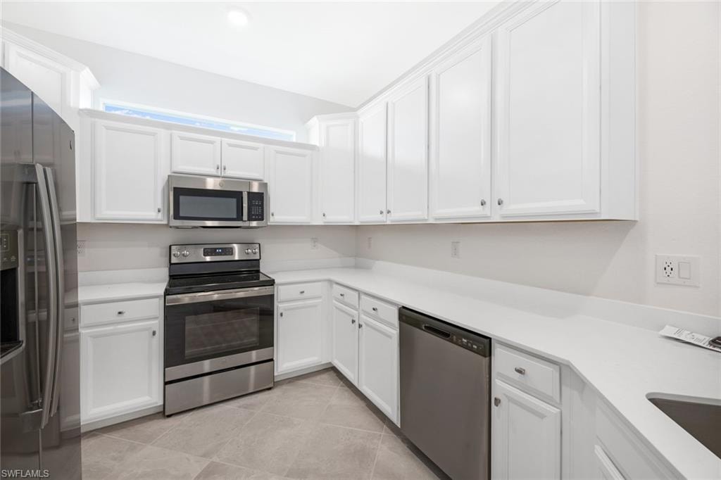 2672 Vine AVE photo 7